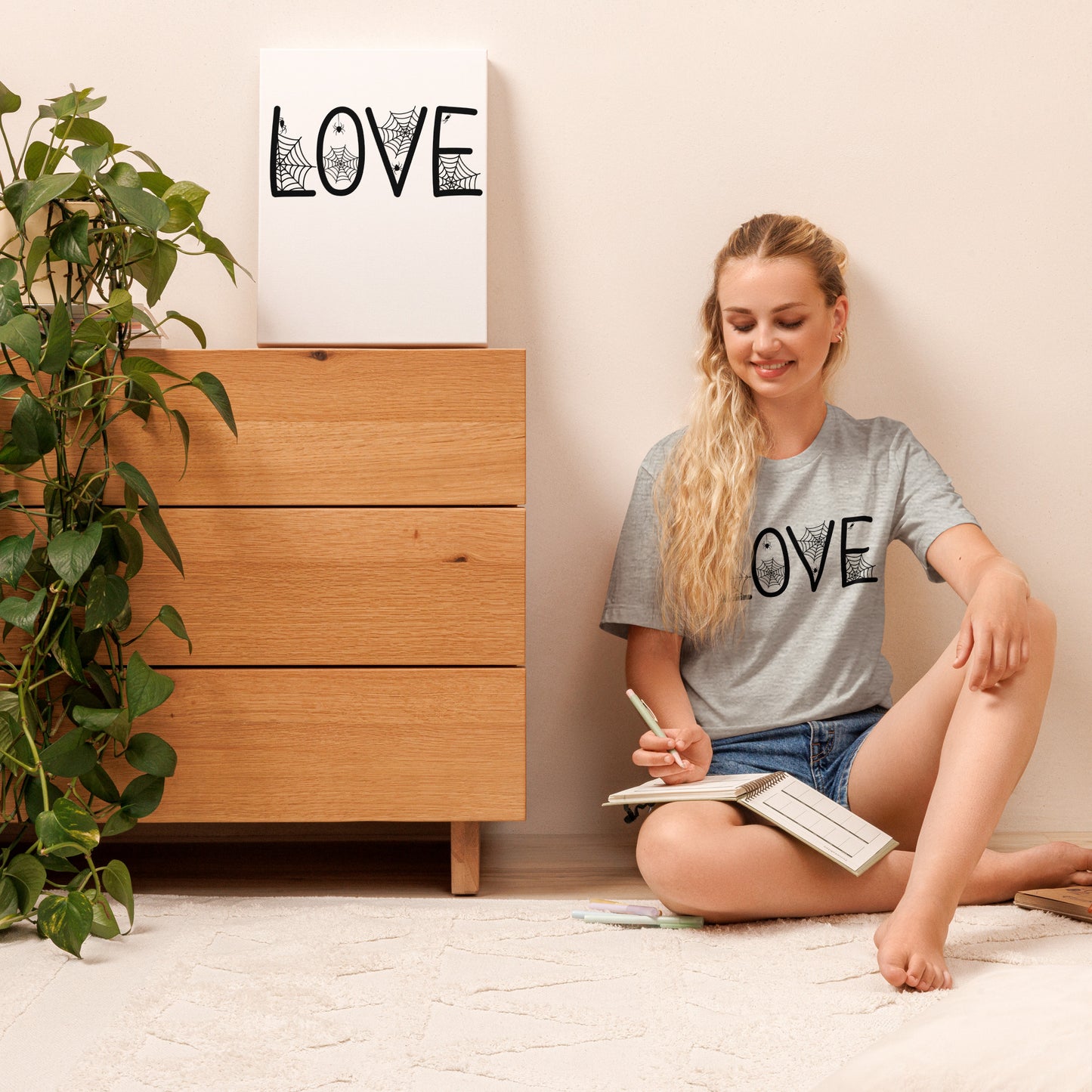 Webs of Love (Light) - Lightweight T-Shirt