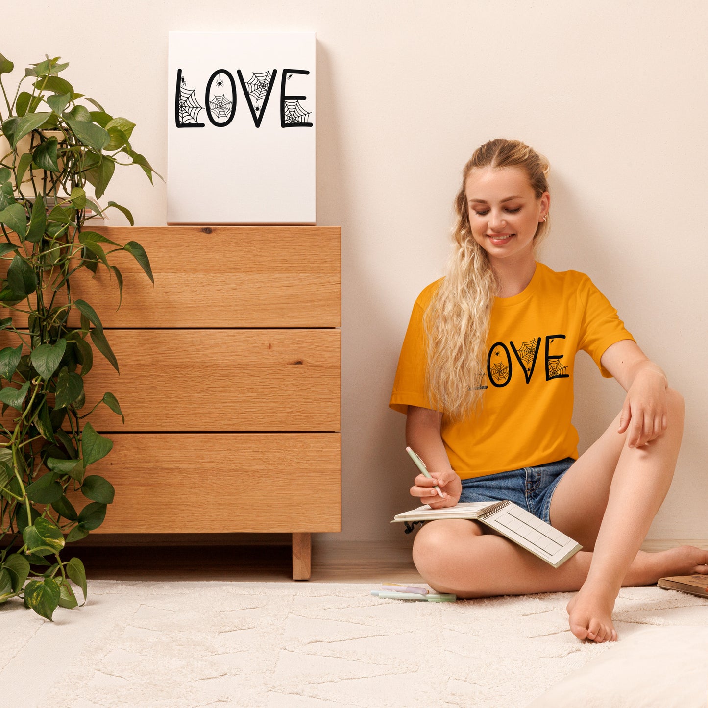 Webs of Love (Light) - Lightweight T-Shirt
