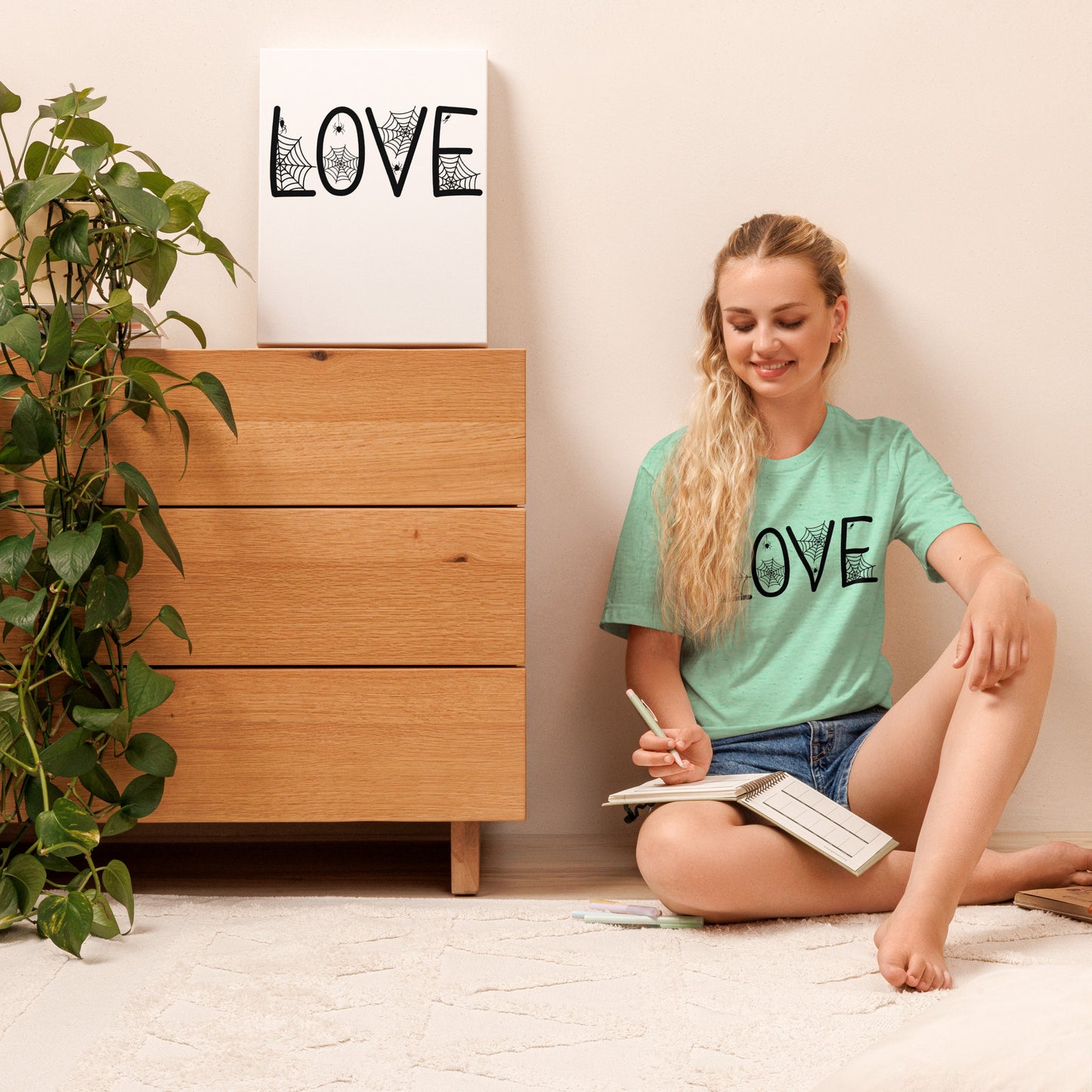 Webs of Love (Light) - Lightweight T-Shirt
