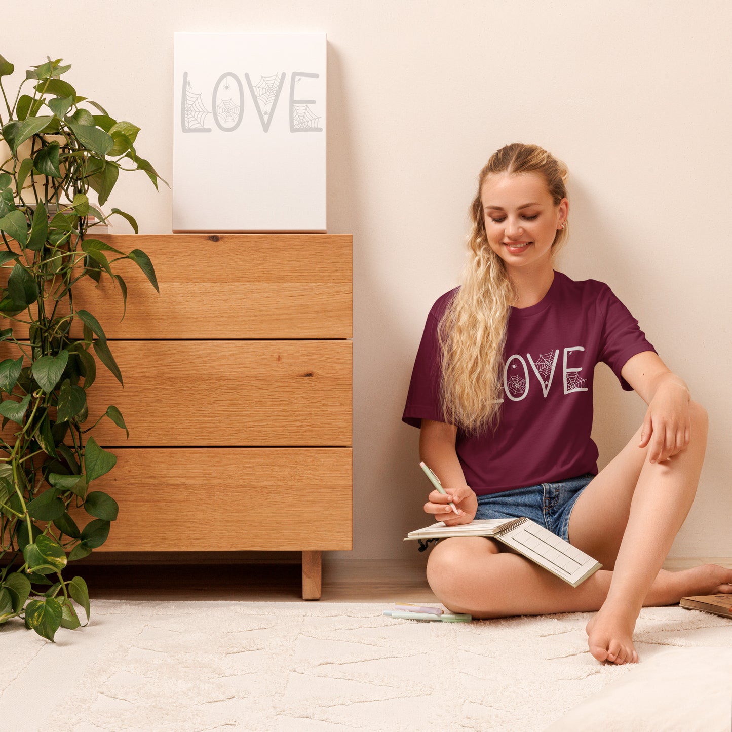 Webs of Love (Dark) - Lightweight T-Shirt