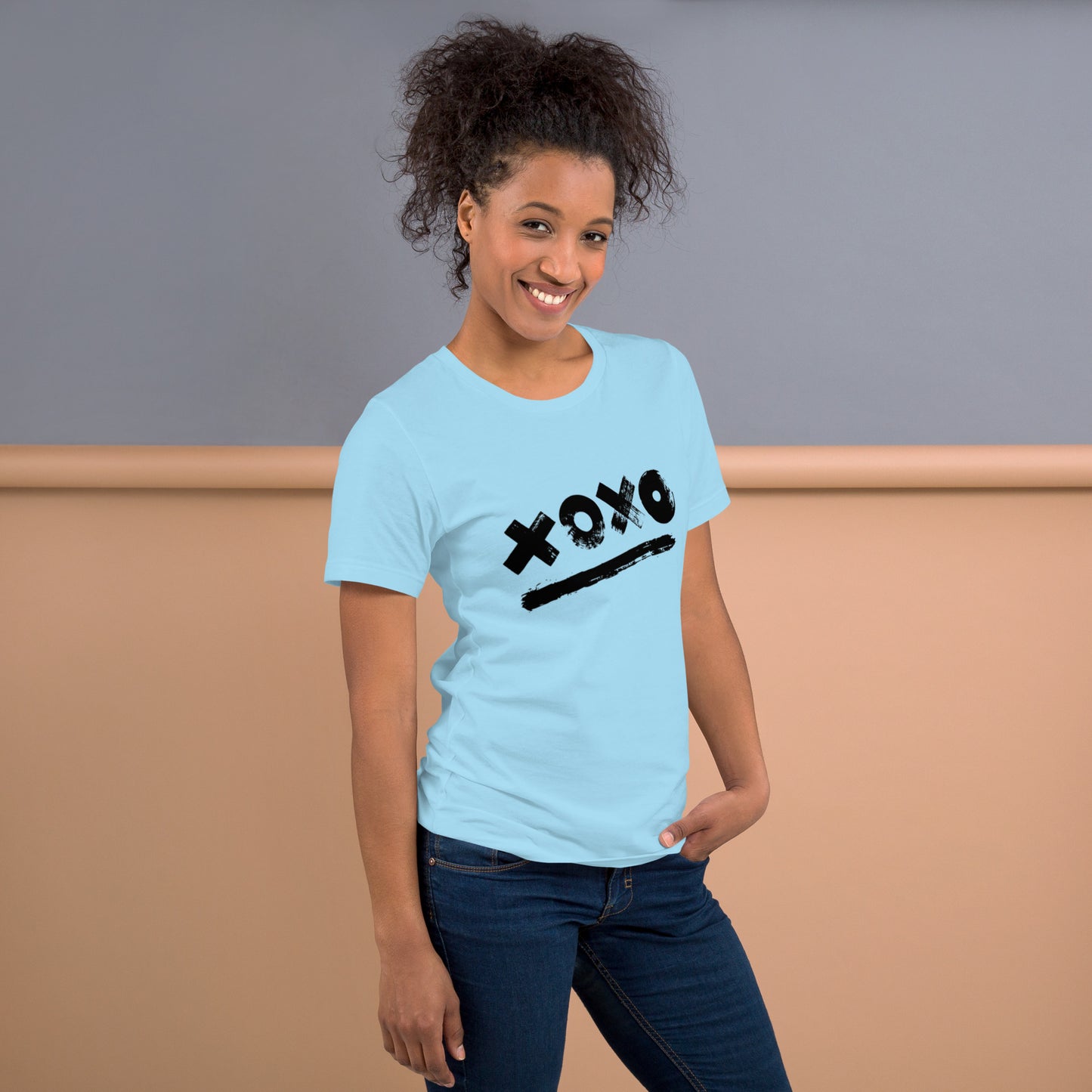 Black XOXO - Lightweight T-Shirt