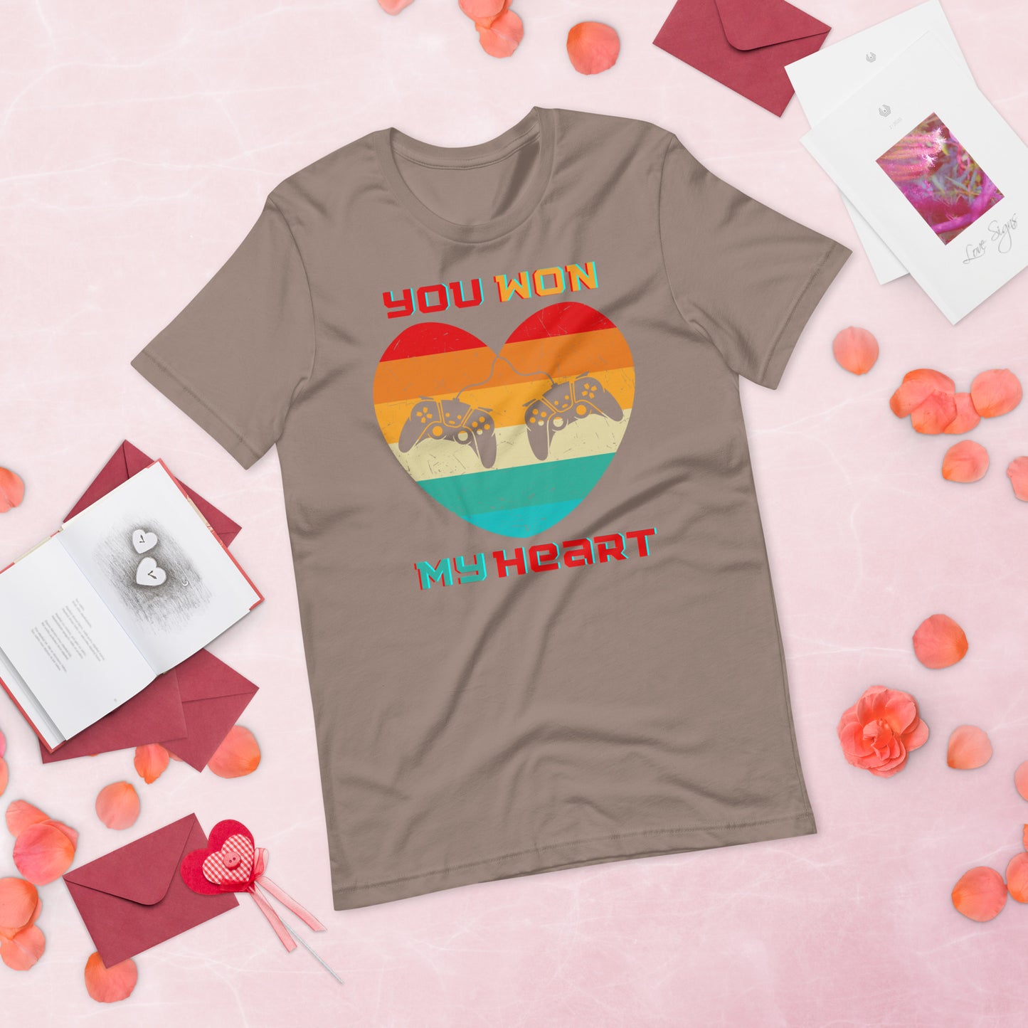 Retro Gamer Heart - Lightweight T-Shirt