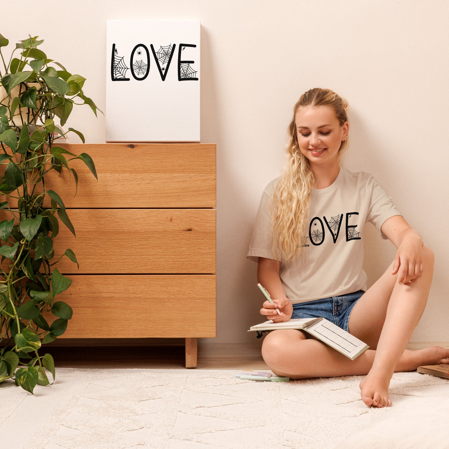 Webs of Love (Light) - Lightweight T-Shirt