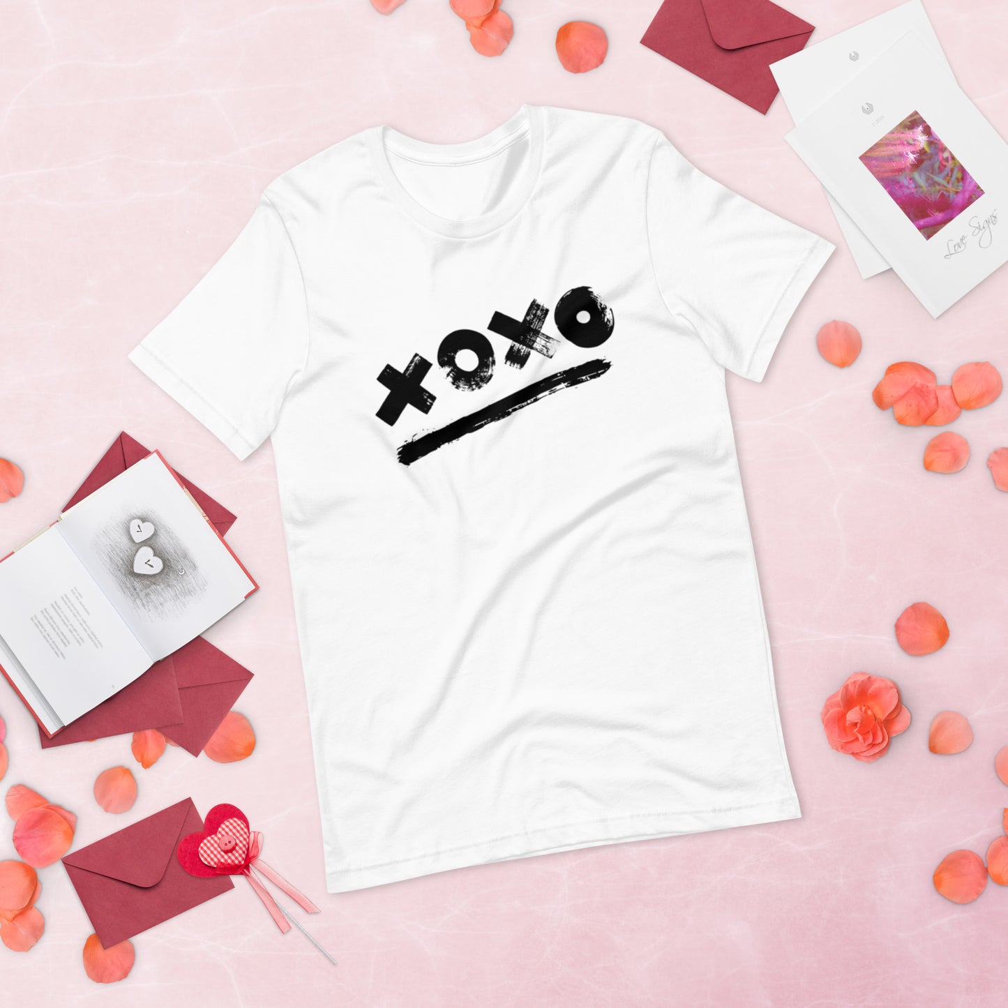 Black XOXO - Lightweight T-Shirt