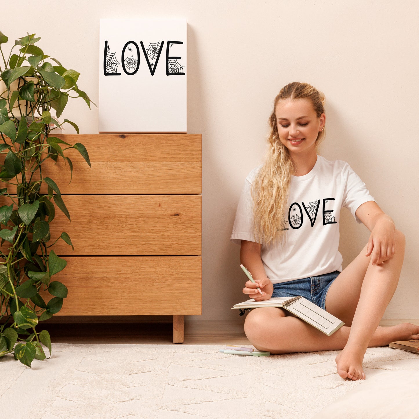 Webs of Love (Light) - Lightweight T-Shirt